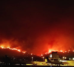 La Tuna Fire at night